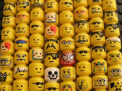 lego-crowd.jpg, 29 KB